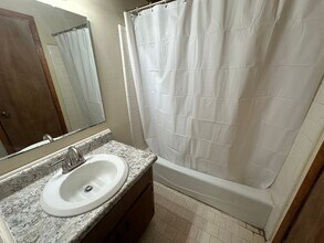 312 Wood Grove Ct in Tallahassee, FL - Building Photo - Building Photo