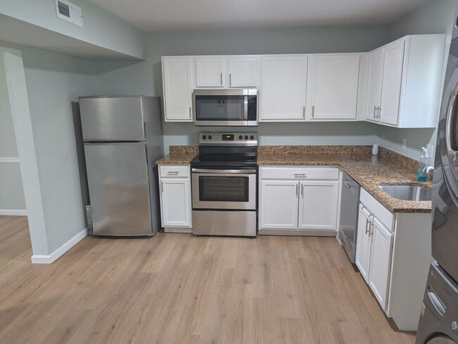 5914 W Hastings Arch in Virginia Beach, VA - Building Photo - Building Photo