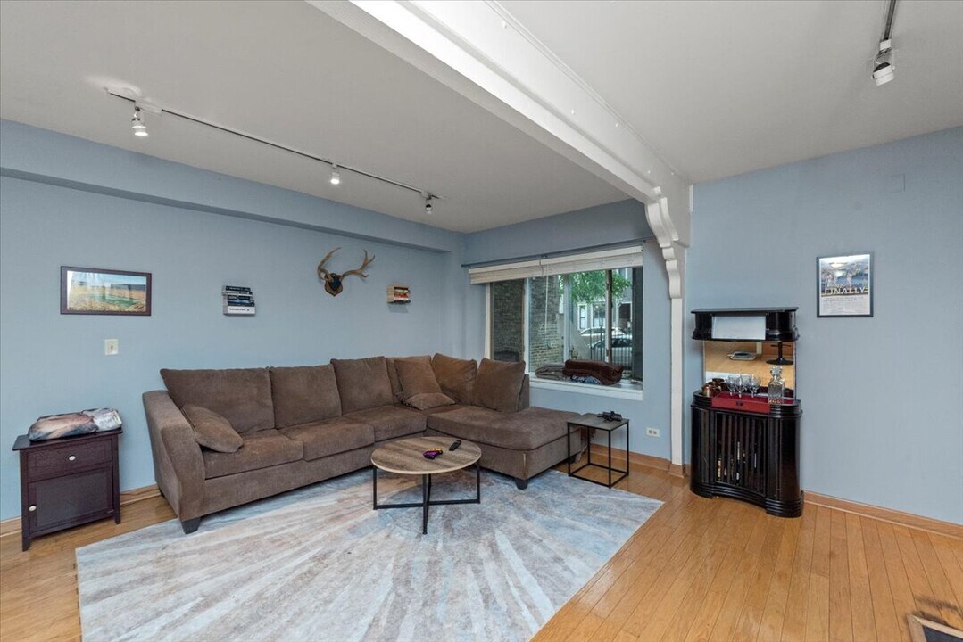 3223 N Kenmore Ave in Chicago, IL - Building Photo