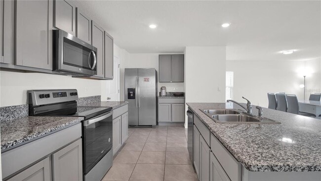 16638 Mosaic Oar Dr in Wimauma, FL - Building Photo - Building Photo