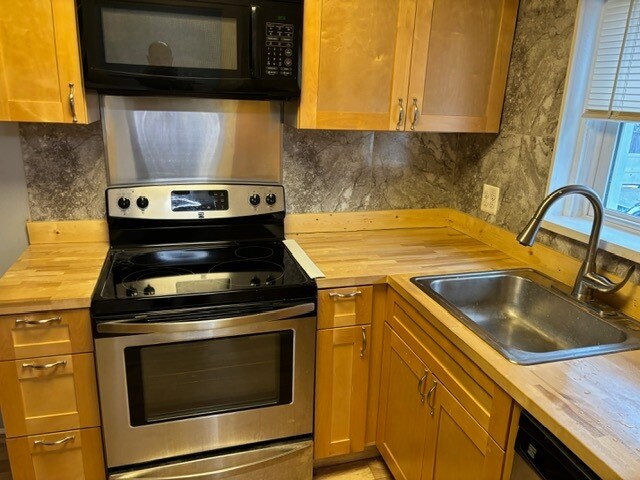 524X Patrick Henry Dr in Baltimore, MD - Building Photo