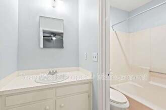 121 Canvasback Dr in Summerville, SC - Foto de edificio - Building Photo