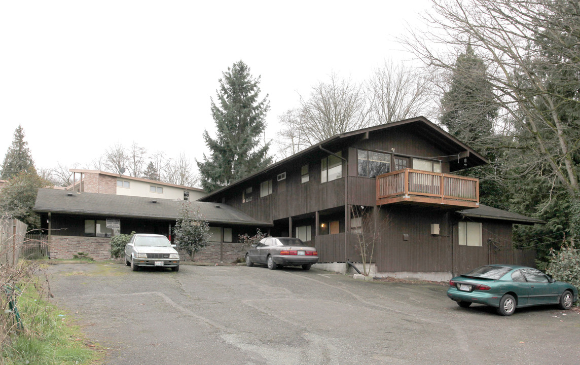 10075 Des Moines Memorial Dr S in Tukwila, WA - Building Photo