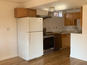 1 Kenrick St, Unit B in Newton, MA - Building Photo - Building Photo