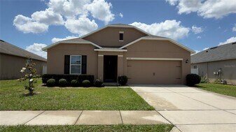 572 Nova Dr in Davenport, FL - Building Photo
