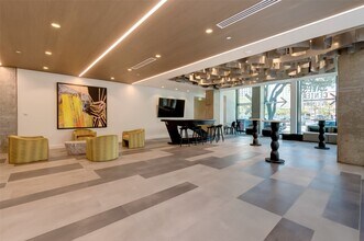 1211 Caroline St in Houston, TX - Building Photo - Building Photo