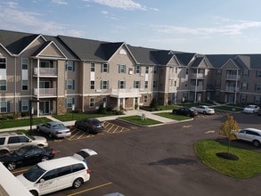 Fairfield Village Senior Apartments in Fairfield, OH - Foto de edificio - Building Photo