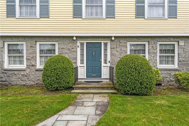 160 Ann Mary Brown Dr in Warwick, RI - Foto de edificio - Building Photo