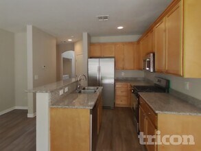 8424 Quarentina Ave in Las Vegas, NV - Building Photo - Building Photo