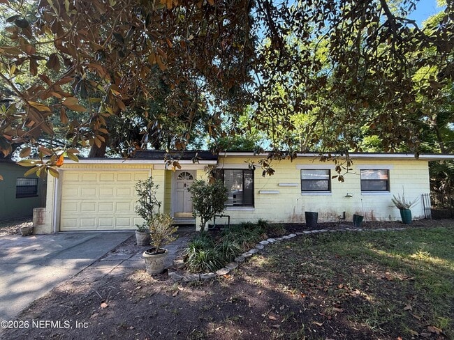 7118 Pellias Rd in Jacksonville, FL - Building Photo - Building Photo