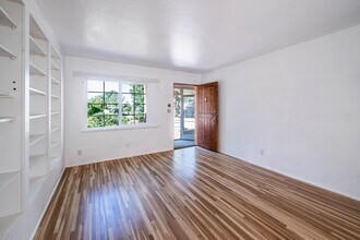 2405 Maclovia Ln in Santa Fe, NM - Building Photo - Building Photo