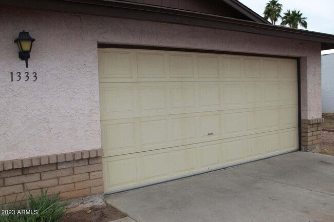 1333 E Grove Cir in Mesa, AZ - Building Photo - Building Photo