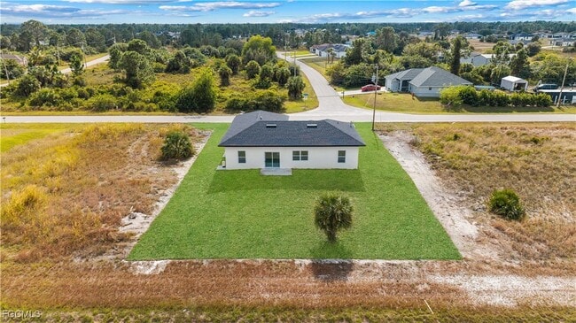 837 Colyer St E in Lehigh Acres, FL - Building Photo - Building Photo