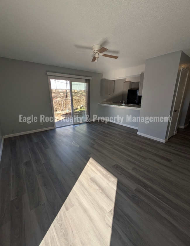 2225 S 116th E Ave in Tulsa, OK - Foto de edificio - Building Photo