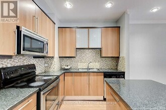 37-537 Avondale Ave in Toronto, ON - Building Photo - Building Photo