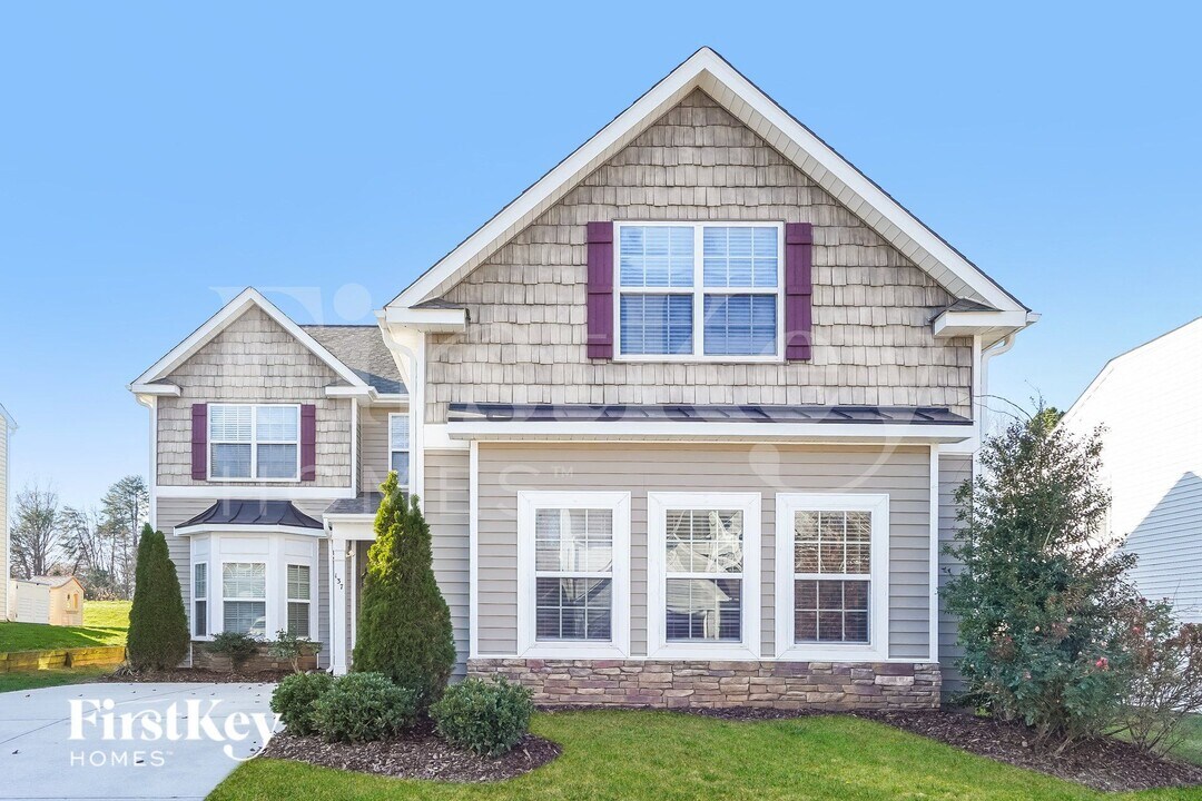 137 Kentland Ridge Dr in Kernersville, NC - Building Photo