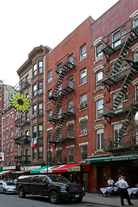 171 Mulberry St in New York, NY - Building Photo