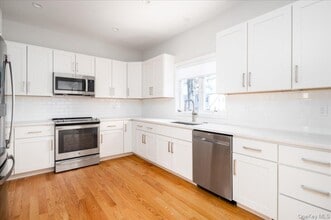 91 Rockwell St in Harrison, NY - Building Photo - Building Photo