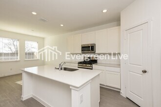 1212 Dragon Wy in Azle, TX - Building Photo - Building Photo