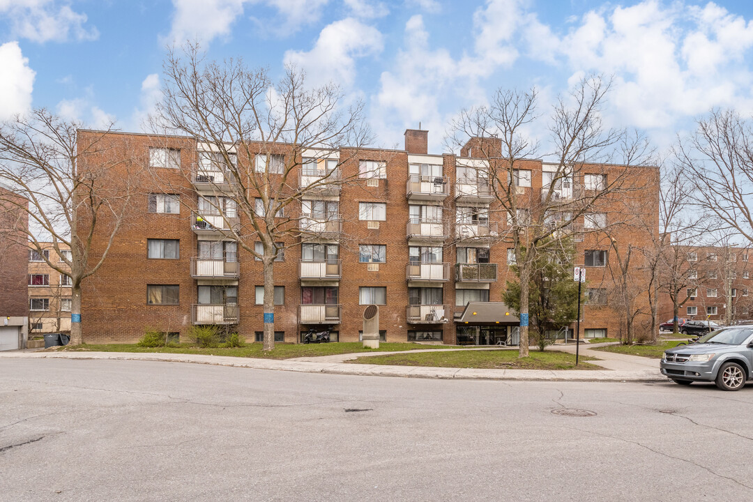 11710 Saint-Évariste Rue in Montréal, QC - Building Photo