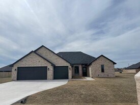 13121 Porsche Ln in Elgin, OK - Building Photo