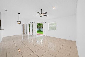 9953 NW 9th Ct in Plantation, FL - Building Photo - Building Photo