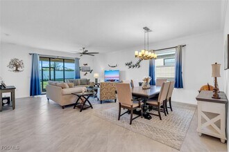 14650 Cantabria Dr in Ft. Myers, FL - Foto de edificio - Building Photo