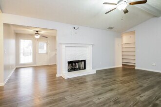 335 Cattlemans Cir in Mcdonough, GA - Foto de edificio - Building Photo