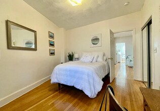 37 Egremont Rd, Unit 3 in Boston, MA - Building Photo - Building Photo