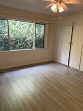 5251 E Carson St in Long Beach, CA - Building Photo - Building Photo