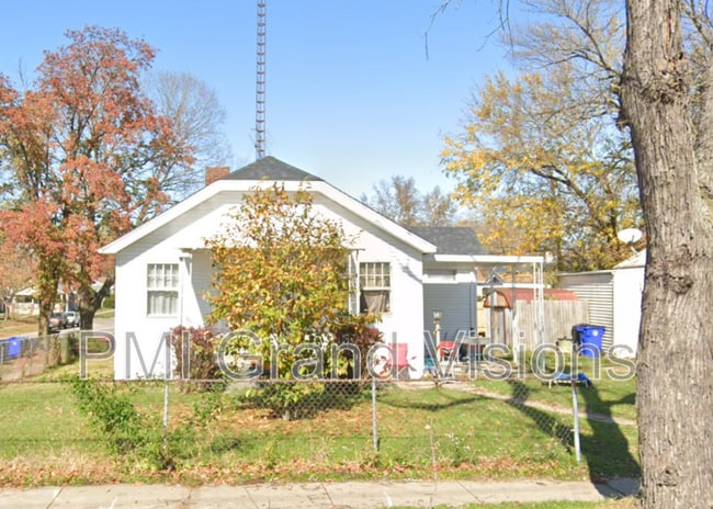 property at 1404 E Cantrell St