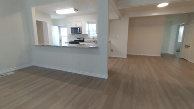 1301 W Nelson St in Denison, TX - Building Photo - Building Photo