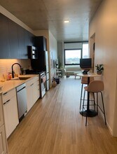225 N Elizabeth St, Unit 714 in Chicago, IL - Building Photo - Building Photo