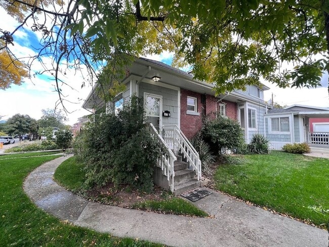 property at 867 Browning Ave