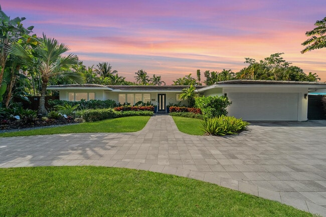 property at 2617 Bayview Dr