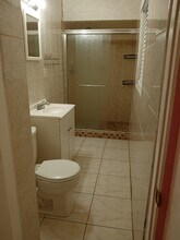 2213 Parker Ave in Ft. Myers, FL - Foto de edificio - Building Photo
