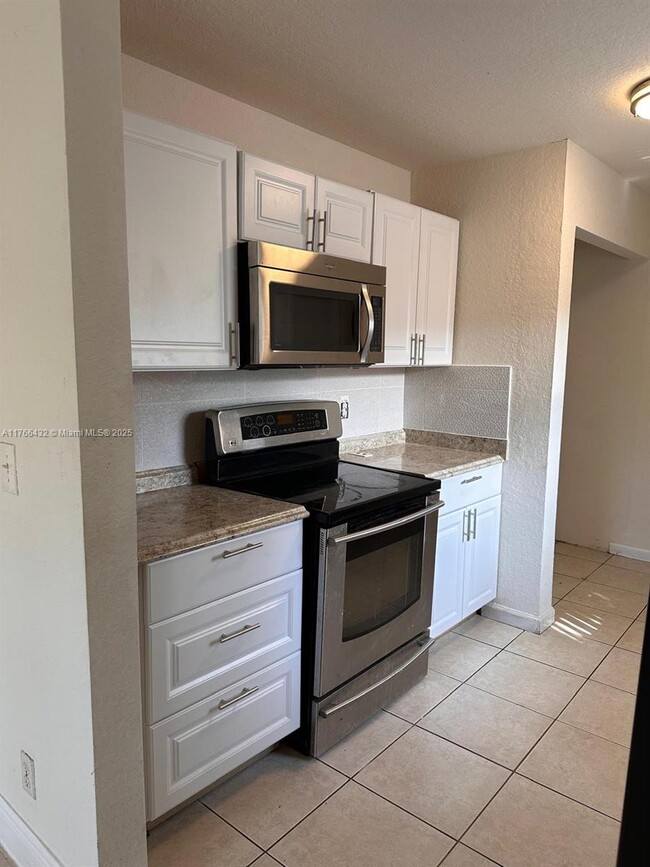 5308 NE 2nd Ter in Fort Lauderdale, FL - Foto de edificio - Building Photo