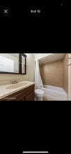 9397 Bay Colony Dr in Des Plaines, IL - Building Photo - Building Photo