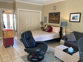 221 Lexington Ave, Unit 317 in San Antonio, TX - Building Photo - Building Photo