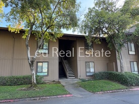 1027 Fulton Ave in Sacramento, CA - Building Photo