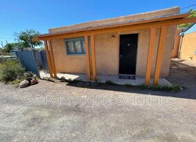 300 San Pasquale Ave NW in Albuquerque, NM - Building Photo
