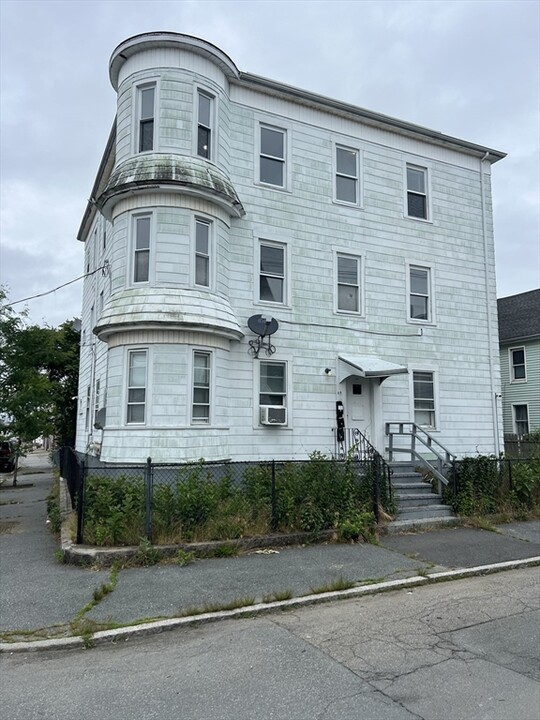 49 Division St in New Bedford, MA - Building Photo