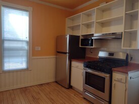 103 Victoria St N, Unit #1