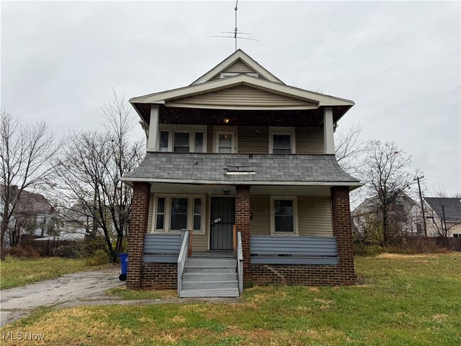 property at 11205 Notre Dame Ave