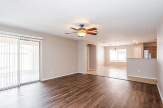 3674 W Yellow Peak Dr in San Tan Valley, AZ - Building Photo - Building Photo