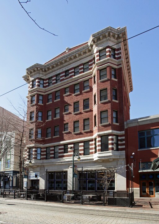 135 S Main St in Memphis, TN - Building Photo