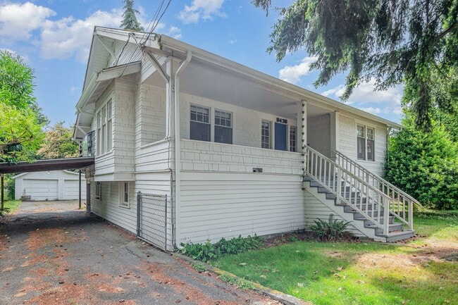 8438 12th Ave SW in Seattle, WA - Building Photo - Building Photo