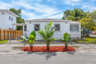 3120 SW 9th Street in Miami, FL - Building Photo - Building Photo