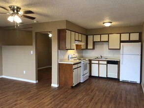 1409 N Bishop St in San Marcos, TX - Building Photo - Building Photo