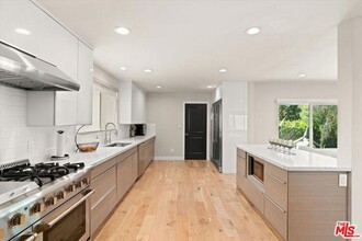 2737 Ia Ln in Los Angeles, CA - Building Photo - Building Photo